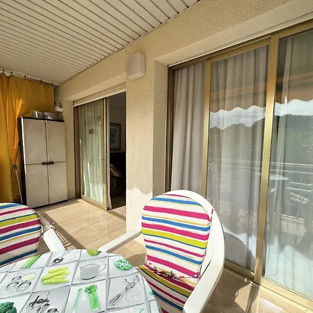 Apartsalou Penedes Apartment *