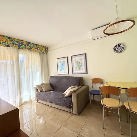 Apartsalou Penedes Salou