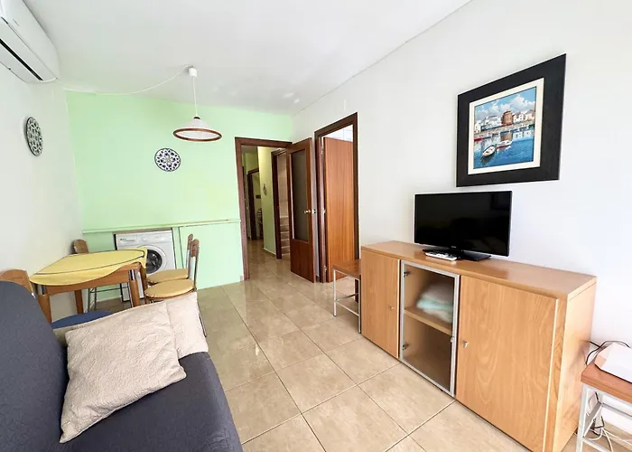 Apartsalou Penedes * Salou