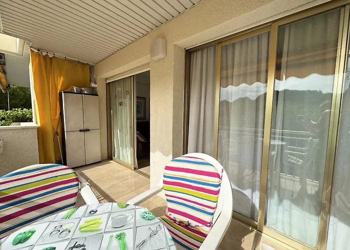 Apartsalou Penedes Apartment *